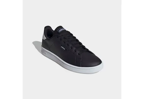 adidas Herren URBAN Court Shoes - Nachhaltige Sneaker in Schwarz - Herren-Sneaker mit regulärer Passform und Obermaterial aus mindestens 50 % Recycling-Material für umweltbewusste Träger.