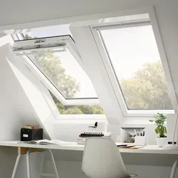 Produktbild VELUX GGU 0070 Klapp-Schwingfenster mit Sonnenschutz-Rollo