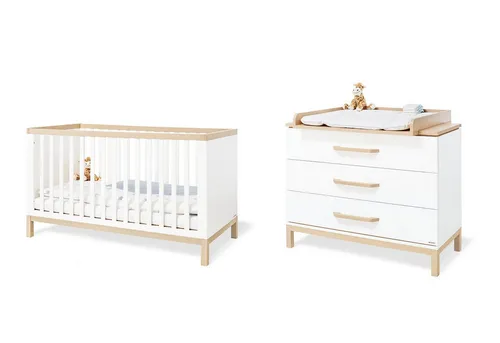 Pinolino® Babymöbel-Set Kinderzimmer-Set 'Light', 2-teilig - 2-teiliges Kinderzimmer-Set 'Light' in dekorativem Weiß und Ahorn. Mit höhenverstellbarem Lattenrost und langlebigen Umbauseiten für ein Juniorbett. Praktische Wickelkommode mit flexiblem Aufsatz für vielseitige Nutzung.