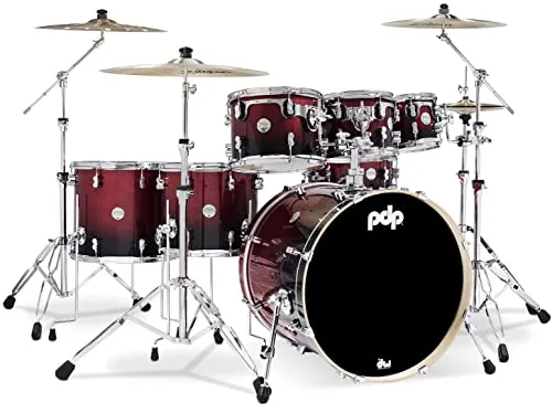 PDP Concept Maple Shell Set Red to Black Fade - Schlagzeugset mit lackierten Kesseln aus europäischem Ahorn, inklusive DW Suspension Tom Mount System und Remo-Fellen für erstklassigen Klang und Performance.