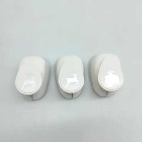 Motivstanzer Set Weihnachten, 5 Stück - Motivlocher Set mit Weihnachtsmotiven: Weihnachtsmann, Rentier, Stern und Tannenbaum – perfekt für kreative Bastelprojekte in der Weihnachtszeit.