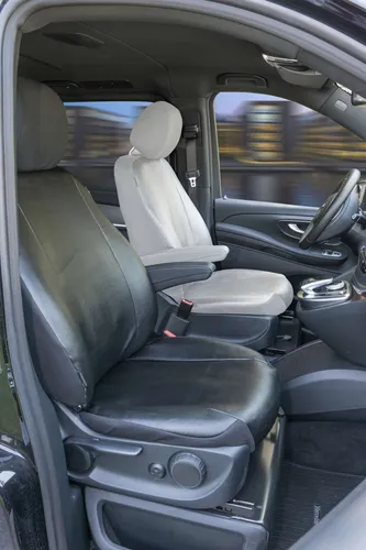 Walser Transporter Sitzbezüge für Mercedes-Benz V-Klasse 447 - Beifahrersitz mit Armlehne - Maßgeschneiderte Sitzbezüge aus robustem Kunstleder für optimalen Schutz und verbesserten Fahrkomfort. TÜV Rheinland geprüft für Sicherheit mit Seitenairbags.