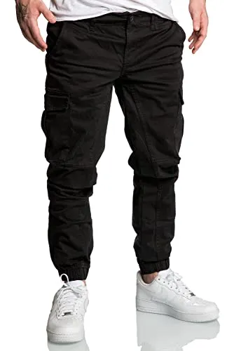 REPUBLIX Herren Jogger Cargo Chino Jeans R2207 Schwarz W32 - Stylische REPUBLIX Herren Jogger Cargo Chino Jeans R2207 in Schwarz W32, ideal für lässige Looks und höchsten Tragekomfort. Perfekt für den Alltag! Die praktischen Taschen bieten zusätzlichen Stauraum und Funktionalität.