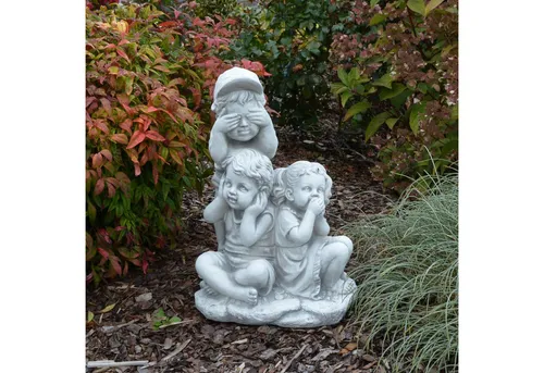 Gartenfigur Kinder „Nichts hören, Nichts sehen, Nichts sagen“ - Frostsichere Steinfigur (H. 47 cm) für den Garten, die mit ihrem charmanten Design und der lustigen Geschichte jedes Outdoor-Ambiente auflockert.