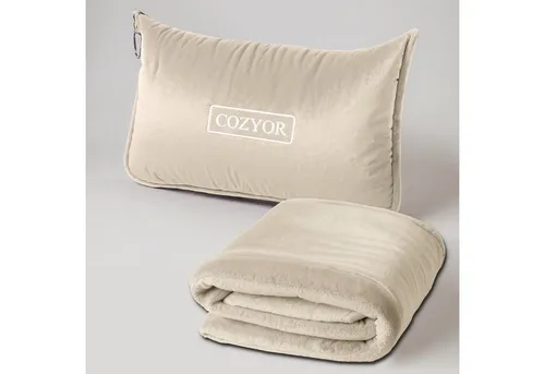 Cozyor Reisekissen und Reisedecke 2 in 1 - Nackenkissen und Reisedecke in einem, kuschelig weich und praktisch mit Befestigung für Koffer, ideal für stressfreies Reisen.
