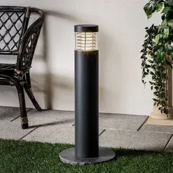 Lucande LED Wegeleuchte 65cm - Spritzwassergeschützte Gartenlampe - Wegeleuchten für Außenbereiche, spritzwassergeschützt nach IP54. Diese stilvolle LED Gartenlampe bietet blendfreies, warmweißes Licht und erhöht die Sicherheit auf Wegen und Einfahrten.