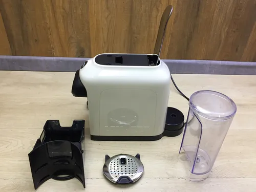 Lavazza A Modo Mio Deséa White Cream - Kaffeemaschine mit 88 Kapseln - 1-Tassen-Kaffeemaschine mit 5 Milchrezepten und 4 Kaffeelängen auf Knopfdruck. Leise mit nur 43 dB und intuitiver Touch-Oberfläche für ein perfektes Kaffeeerlebnis.