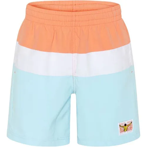 CHIEMSEE Badehose mit Blockstreifen für Jungen - Sportliche CHIEMSEE Badehose mit angesagtem Blockstreifen-Design. Weiches Material für hohen Tragekomfort, schnelles Trocknen und optimale Bewegungsfreiheit. Mit praktischem Gummizugbund und Einschubtaschen.