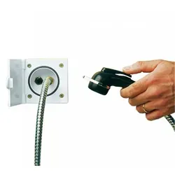 Reich Wassersteckdose mit Schlauch und Duschgarnitur, reinweiß - Wassersteckdose für vielseitige Anwendungen, inklusive 1,5 m Schlauch mit Schnellschlusskupplung und praktischer Duschgarnitur für einfachen Wasserzugang.