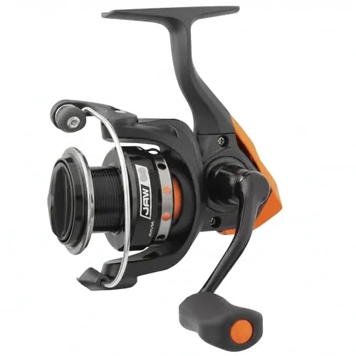 Okuma Jaw Frontbremse Spinnrolle 45 FD für Hecht, Barsch & Forelle - Leichte Angelrolle mit Frontbremse, ideal für verschiedene Fischarten. Perfekt für den Einsatz beim Grobfischen. Robust und zuverlässig für Angler. Gewicht: 290g.