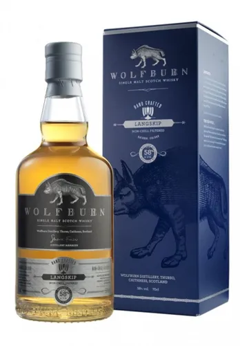Wolfburn Langskip - Single Malt Whisky - Whisky, kräftig und ausgewogen in Fassstärke. Unverfälscht mit fruchtigen Aromen und würzigen Eichennoten, gereift in Bourbon Fässern.