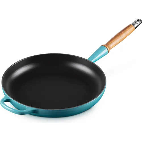 Le Creuset Signature gusseiserne Bratpfanne 28 cm Karibik - Hochwertige Pfanne aus Frankreich mit langlebiger Emaille, ideal für gleichmäßiges Garen und köstliche Aromen. Cool-Touch-Holzgriff für sicheren Halt und für alle Herdarten geeignet.