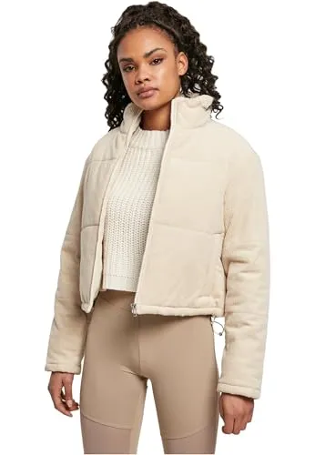 Urban Classics Damen Corduroy Puffer Jacket - Funktionsjacke aus 100% Baumwolle mit wattierter Füllung für optimale Wärme und Komfort. Ideal für kühle Tage, kombiniert urbane Eleganz mit funktionalem Design.