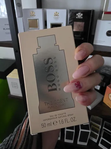 Hugo Boss The Scent Pure Accord for Him Eau de Toilette 50 ml - Herrendüfte mit verführerischem Sex-Appeal, der einzigartige Duft vereint Ingwer, Maninka und weißes Wildleder für unvergessliche Momente.