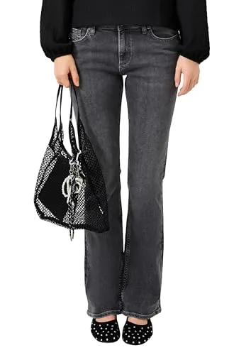 QS Jeans Catie Slim Fit Bootcut Leg - Stylische Slim Fit Jeans mit mittelhohem Bund und Bootcut Leg. Aus elastischem Baumwollmix für optimalen Tragekomfort, ausgestattet mit Gürtelschlaufen und 5-Pocket-Design.