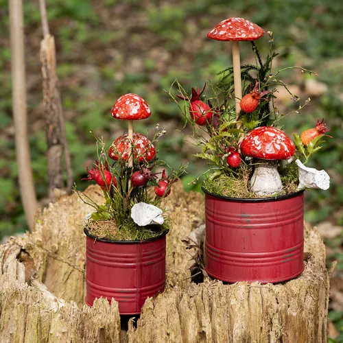 Hagebutten Deko Künstliche Hagebuttenzweige 48cm - 3 Stück - Moderne Herbstdeko mit 3 kunststoff Hagebuttenzweigen. Ideal für eine stilvolle Raumgestaltung und vielseitig einsetzbar. Perfekt für festliche Anlässe oder als ganzjährige Dekoration.