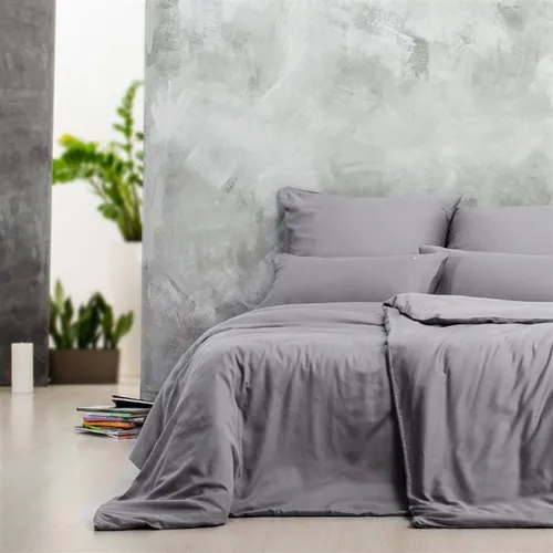 Sei Design Bettset 135x200 + 80x80 aus 100% Mako Satin Baumwolle Silver-Grey - Elegantes Bettset aus 100 % Mako-Satin – 135x200 cm und 80x80 cm, mit Reißverschluss. Atmungsaktiv und pflegeleicht, für ein stilvolles Schlafzimmer. Genießen Sie höchsten Schlafkomfort mit geprüfter Qualität.