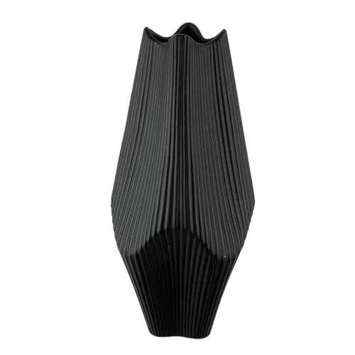 GILDE Vase Lamellen - Matt Schwarz - Elegante Keramikvase - Vasen - Elegante schwarze Keramikvase mit mattem Finish, wasserdicht und ideal für moderne Wohnräume. Kompakte Maße (30x15 cm) passen perfekt auf Tische und Regale.