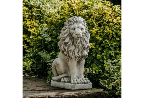 Gartenfigur Löwen Statue rechts, H. 53 cm, 39 kg - Frostsichere Löwen Statue, die majestätisch im Garten thront und mit ihrer königlichen Haltung für beeindruckende Akzente sorgt.