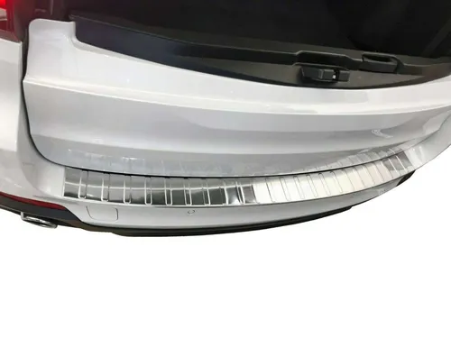 RECAMBO Ladekantenschutz für BMW X5 F15, 2013-2018 - Abdeckblenden, schützt den Lack im Ladebereich vor Kratzern und verleiht durch hochwertigen V2A Edelstahl eine exklusive Optik. Einfache Montage mit vormontiertem Klebeband für perfekte Passform.