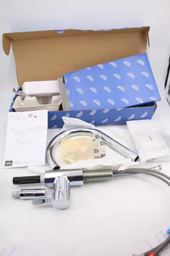 GROHE Eurosmart Cosmopolitan Einhand-Spültischbatterie - Moderne Armatur mit hohem Auslauf, herausziehbarer Spülbrause und zwei Strahlarten, ideal für effizientes Kochen und Reinigen.