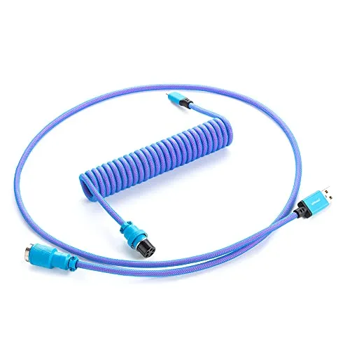 CableMod PRO Coiled Keyboard Cable USB-C zu USB Typ A, Galaxy Blue - 150cm - Anschlusskabel für Gaming-Tastaturen, doppelt ummantelt mit ModFlex und ModMesh für optimale Haltbarkeit und Flexibilität, ca. 1,5 m Kabellänge für mehr Bewegungsfreiheit.