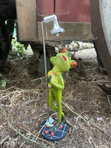 Formano  lustige Frösche Frosch unter Dusche Höhe 23 cm Resin