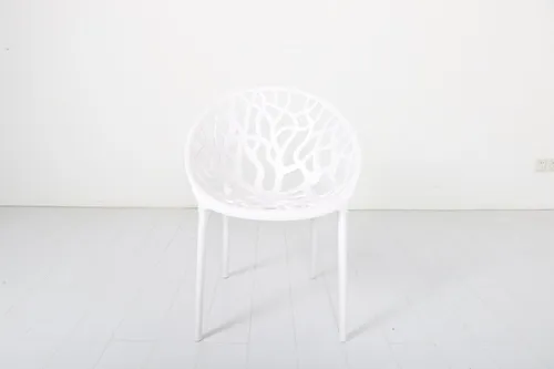 BURI Design Gartenstuhl 80cm - Wetterfester Stapelstuhl in Weiß - Moderne Essstühle für Garten und Balkon, aus hochwertigem Polypropylen, stapelbar und pflegeleicht. Ergonomisch geformt für hohen Sitzkomfort und ideal für drinnen und draußen.