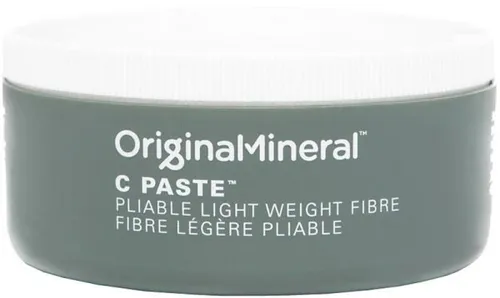 O&M C Paste 100 g - Haarstyling-Produkt für Textur und Halt mit ultra-mattem Finish. Ideal für dickes Haar, nährt mit Kakadupflaume und schützt mit Fingerlimettenextrakt. Vegan und frei von schädlichen Inhaltsstoffen.