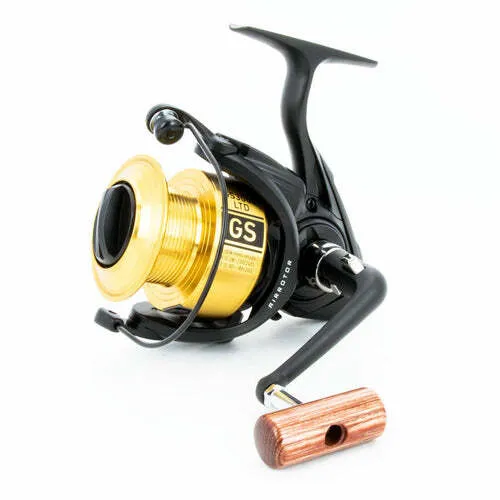 DAIWA 17 GS4000LTD Angelrolle - Hochwertige Angelrolle mit 4000er Größe, ideal für ambitionierte Angler. Mit einem leichten Gewicht von 400 g und schnellem Schnureinzug von 87 cm pro Kurbelumdrehung.