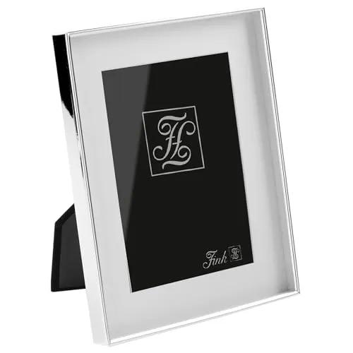Fink Bilderrahmen KIM 10x15 cm - Versilbert - Ein eleganter, versilberter Einzelrahmen für 10x15 cm Fotos, ideal als stilvolles Wohnaccessoire oder Geschenkidee. Mit Anlaufschutz und vielseitiger Nutzung, sowohl stehend als auch hängend.