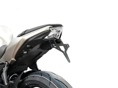 ZIEGER Kennzeichenhalter für Kawasaki Z650 / Ninja 650 - Hochwertiger Kennzeichenhalter für Kawasaki Z650 und Ninja 650, witterungsresistent und sportliche Optik. Einfach zu montieren, ohne Modifikationen – ideal für ein elegantes Design!