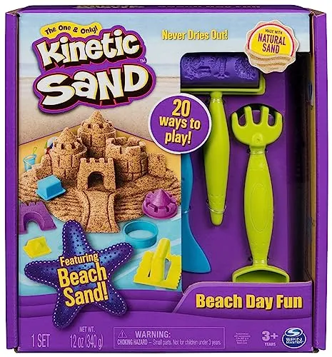 Kinetic Sand Strandspaß Set - 340 g magischer Strandsand für kreatives Spiel - Entdecke das Kinetic Sand Strandspaß Set mit 340 g grobkörnigem Strandsand. Ideal für kreatives Indoor-Spiel, formbar und wiederverwendbar. Fördert die Fantasie und Feinmotorik von Kindern ab 3 Jahren.