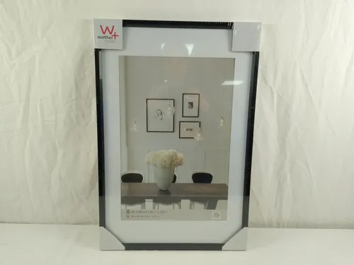 New Lifestyle Kunststoffrahmen 50x70 cm schwarz - Bilderrahmen aus Kunststoff, ideal für Ihre Kunstwerke. Mit Klarglas und schmaler Leistenbreite für elegante Präsentation.