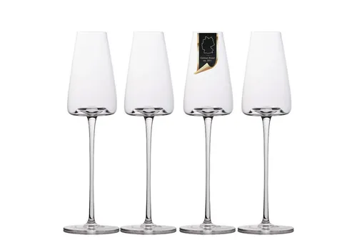 Intirilife Champagnergläser 4er Set, 0.2 L, elegant & spülmaschinenfest - Genießen Sie stilvoll mit den Intirilife Champagnergläsern. Das 4er Set aus hochwertigem Kristallglas ist elegant, leicht zu reinigen und perfekt für besondere Anlässe. Ideal für Champagner, Sekt und Prosecco!