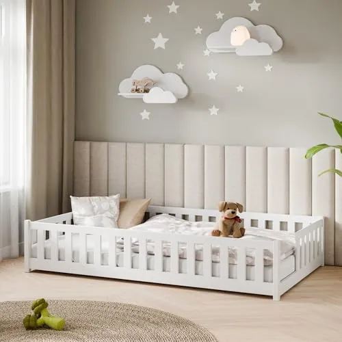 Kids Collective Kinderbett Bodenbett 120x200 cm mit Rausfallschutz - Das Kids Collective Bodenbett vereint Sicherheit und modernes Design. Ideal für den Übergang zum eigenen Bett, ermöglicht es durch die niedrige Bauweise einen einfachen Ein- und Ausstieg. Inklusive Lattenrost für optimalen Komfort.
