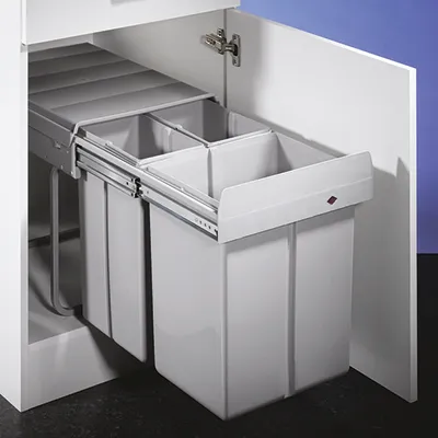 Trenta 5 Abfallsammler für Drehtüren, alu grau - Einbau-Mülleimer mit 3 Fächern, ideal für Plastikmüll und mit praktischer Deckelverriegelung – perfekt für jeden Raum.