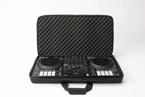 Magma CTRL Case XXL Plus II - Instrumentenzubehör für DJ-Controller, passgenau für Pioneer und Denon Modelle, mit robustem 600D Polyester und abnehmbarem Schultergurt für einfachen Transport.