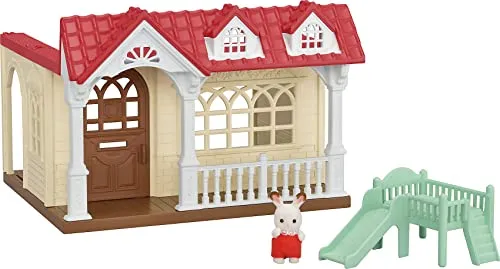 Sylvanian Families Sweet Raspberry Home - Puppen Zubehör - Charmantes Spielzeug-Set mit liebevollen Details für kreative Rollenspiele und fantasievolles Spielen.