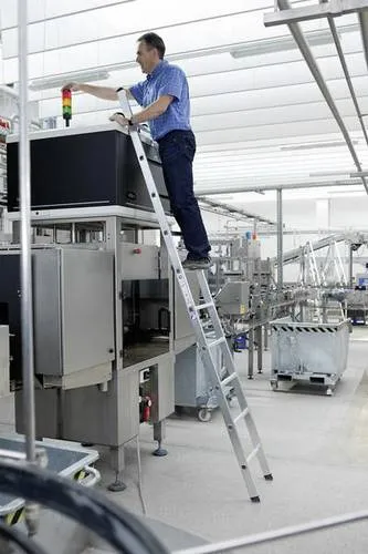 MUNK Aluminium-Anlegeleiter 18 Sprossen - TÜV-geprüft - Leiter für Profis, 18 Sprossen, rutschsichere Schuhe, 15 Jahre Qualitätsgarantie, ideal für sicheres Arbeiten in Höhen.