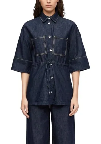 Comma Blusenjacke aus leichtem Denim - Stilvolle Blusenjacke aus leichtem Denim mit entspannter Passform. Ideal für lässige Looks, ausgestattet mit Hemdkragen, Knopfleiste und aufgesetzter Tasche. Perfekt für den Alltag.