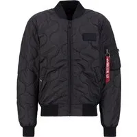 MA-1 ALS Bomber Jacket von Alpha Industries - Klassische Herren-Bomberjacke mit Regular Fit und leichtem Futter für hohen Tragekomfort. Praktische Eingrifftaschen und ein Reißverschluss machen sie zum idealen Begleiter für jeden Tag.