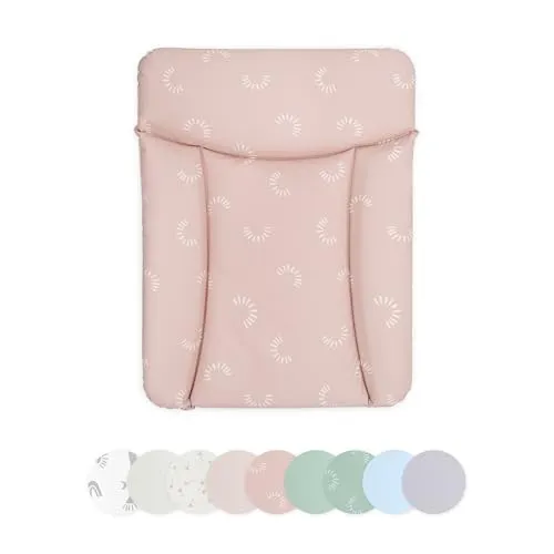 Ehrenkind® Abwaschbare Wickelauflage in Rosé - Pflegeleicht und Sicher - Diese 50x70 cm große Wickelauflage überzeugt mit einer wasserabweisenden Oberfläche, die sich einfach reinigen lässt. Die gepolsterte Liegefläche sorgt für Komfort, während die erhöhten Seiten für Sicherheit beim Wickeln sorgen. Ideal für gängige Wickeltische.