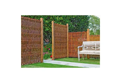 Tetzner & Jentzsch Gartenzaun FUEGO-Weidengeflechtzaun - Zaunelemente aus braun gebeiztem Weidengeflecht, ideal für einen natürlichen Sichtschutz und Gartenverschönerung.