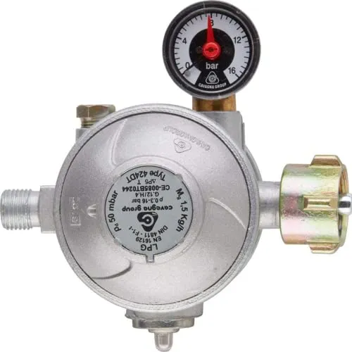 Zweistufiger Regler 1,5kg/h, 50mbar - Schläuche & Regler - Zweistufiger Gasregler mit Kontrollmanometer und thermischer Absperrung, ideal für Innenanlagen und Sicherheit.