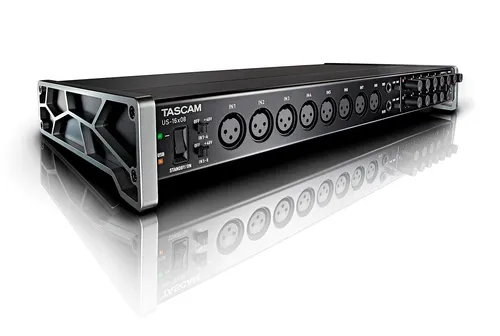 Tascam US-16x08 - Audio-Interface mit 16 Eingängen und 8 Ausgängen, ideal für professionelle Aufnahmen, bietet hochwertige 24-Bit/96 kHz Audioqualität und vielseitige Anschlussmöglichkeiten.