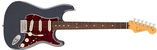 Fender Am Pro Clsc Strat RW FBLK E-Gitarre - Gitarren; Hochwertige Stratocaster mit Erle-Korpus, Ahorn-Hals und Palisander-Griffbrett; ideal für professionelle Musiker und Liebhaber des klassischen Sounds.