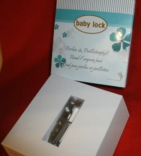 Baby Lock Perlen & Paillettenfuß Éclipse Sc3 - Zubehör für Nähmaschinen, ideal zum kreativen Verzieren von Stoffen mit Perlen und Pailletten.