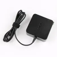 Asus ADAPTER 65W 19V - Laptop-Netzteil mit 65W Leistung, ideal für Asus Laptops. Kompakt und leistungsstark für zuverlässige Stromversorgung unterwegs.