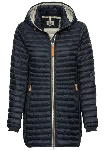 camel active Damen Steppjacke aus recyceltem Polyamid Dunkelblau - Wasserabweisende und winddichte Steppjacke aus recyceltem Polyamid. Ideal für den Alltag mit abnehmbarer Kapuze, 2-Wege Reißverschluss und praktischen Seitentaschen.
